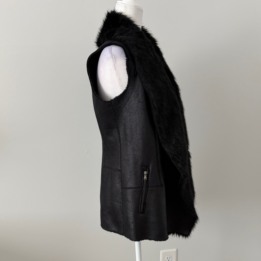 Dolce Cabo Sleeveless Jacket With Faux Fur Waterfall Collar - Picture 2 of 5